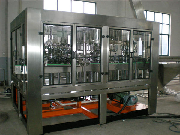 Automatski stroj za punjenje vode u staklenu bocu