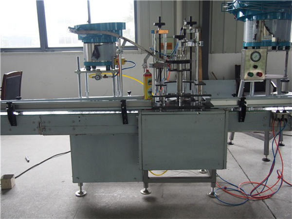 Stroj za punjenje toalete s vodom na 24 glave