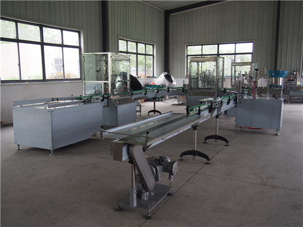 Automatska linija za punjenje i zatvaranje šampona